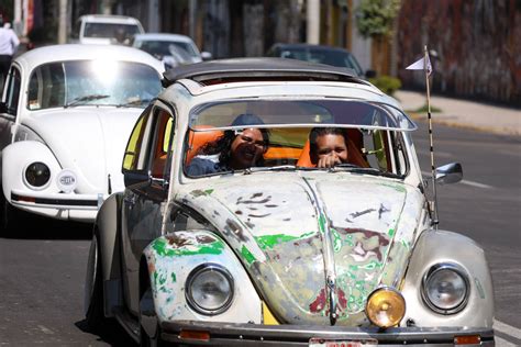 Caravana por el Día Mundial del Vocho Agencia 24mm