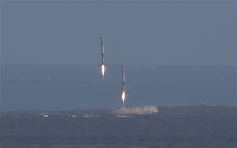 Spacexs Falcon Heavy Rocket Blasts Off On A Secret Mission Mashable