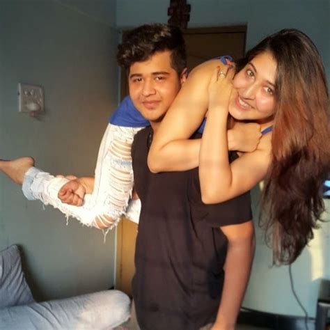 Is Sonarika Bhadoria Married In Real Life