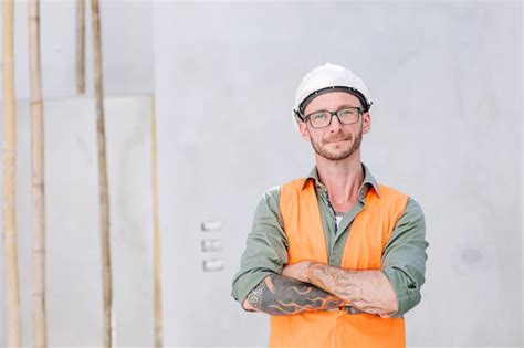 Premium Photo Portrait Hipster Worker Cosntruction Engineer Architect