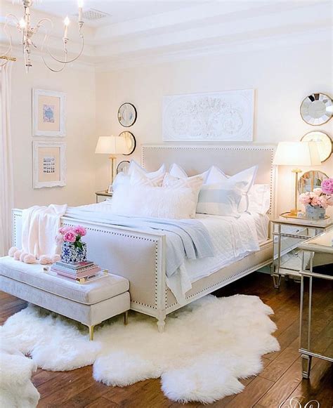 19 Feminine Bedrooms with Style