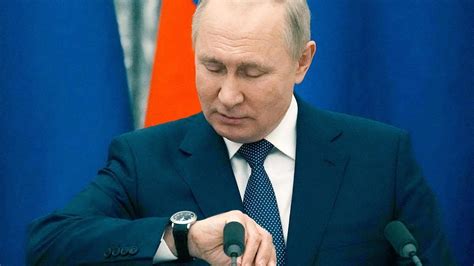 Putin Abandons Traditional Hockey Game On Red Square | Ukrainian news