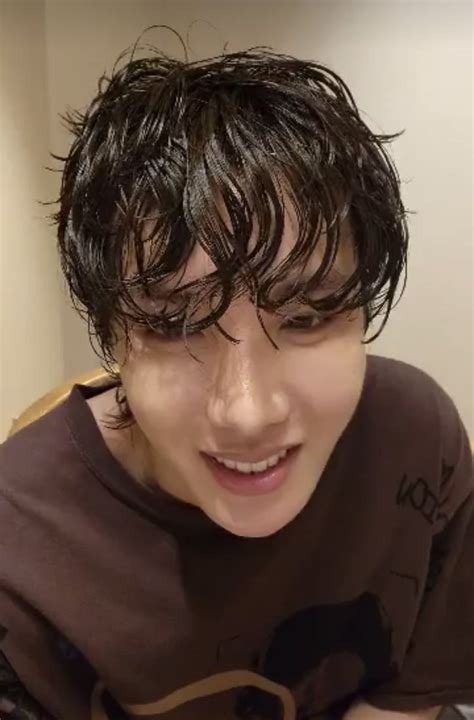 Bts Charts Translations On Twitter J Hope Is Live On Weverse