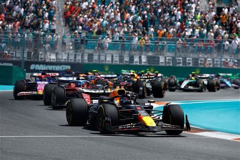 F1 Miami Gp Verstappen Victorious Hamilton Penalised In Busy Sprint Race