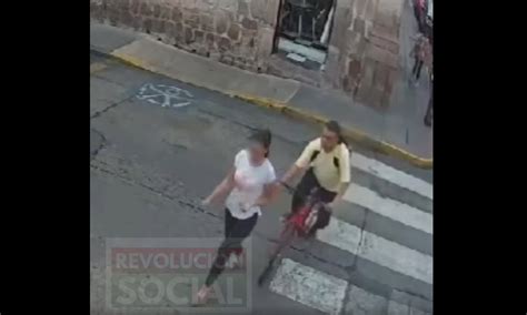 Ciclista Nalguea A Mujer En Centro De Morelia