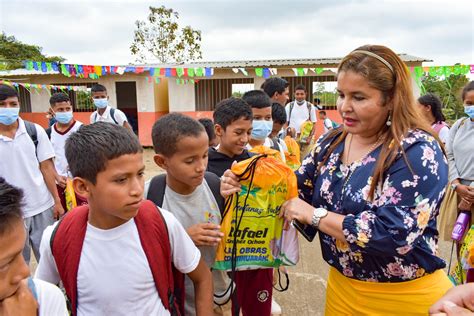 Entrega De Tiles Escolares A Instituciones Educativas Rurales