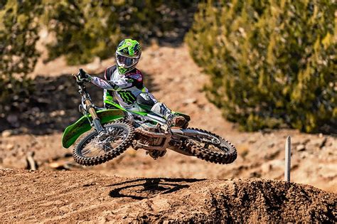 First Look 2019 Kawasaki KX450 Dirtbike Rider