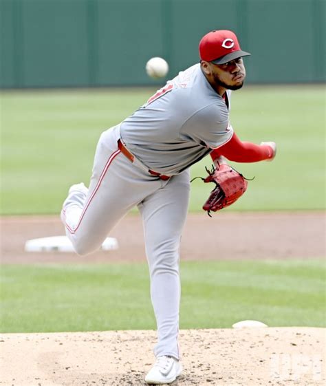 Photo: Reds Pitcher Hunter Greene Starts Against Pirates ...