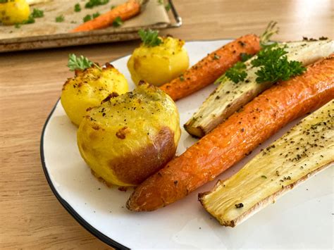 Ofengemüse mit Kartoffeln Karotten Pastinaken