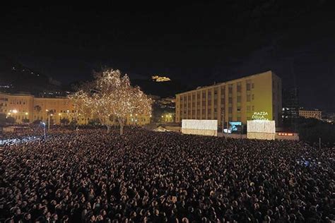 Nel Il Capodanno In Piazza Della Libert A Salerno Video