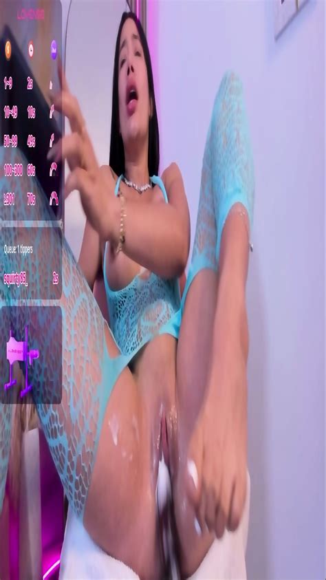 Creamy Latina Camslut Uses Fuck Machine