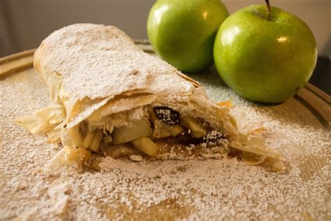 Apfelstrudel Apple Strudel Olivia S Cuisine