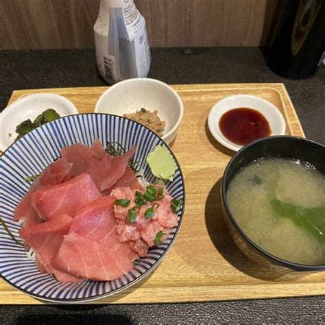 丼ぶり屋 まぐろ丼 恵み 1号 神田海鮮丼 食べログ