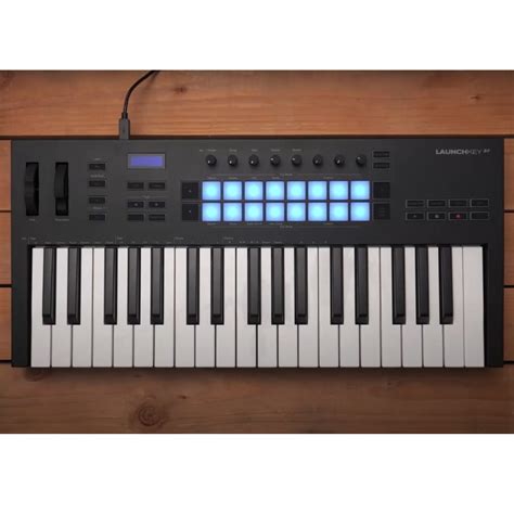 Teclado Novation Launchkey 37 MK3 Controlador Midi 37 Teclas 16 Pads