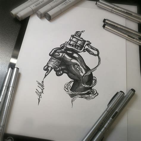 Тату эскиз - рукамашинка. Эскиз нарисован маркерами Copic и лайнерами ...