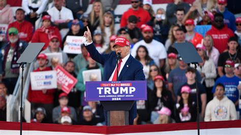 Donald Trump Rally Draws Crowd On The Beach At Wildwood