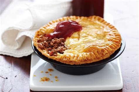 Easy Aussie Meat Pie Recipe Authentic Delicious And Easy To Make