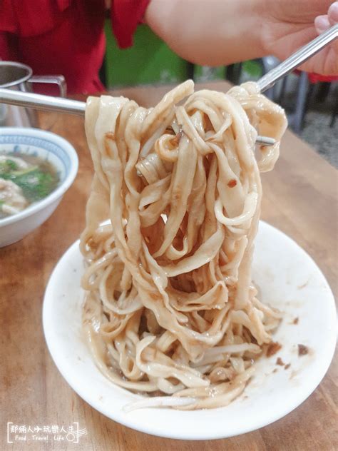 老士官擀麵｜台中清水美食，外地客來清水必吃的美食，每日現桿的麵條，讓客人愛不釋手～美食walkerland窩客島