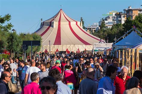 A Rimini Torna Al Meni Il Circo Dei Sapori In Riva Al Mare Italia A