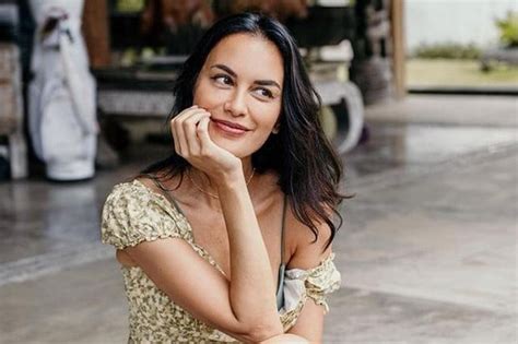 Sophia Latjuba Pakai Bikini Netizen Salah Fokus