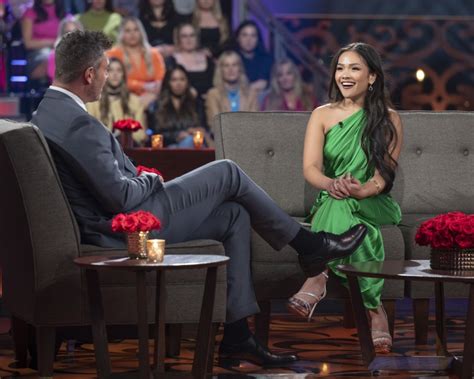 Bachelor Fans Alums Celebrate Jenn Tran As St Asian American