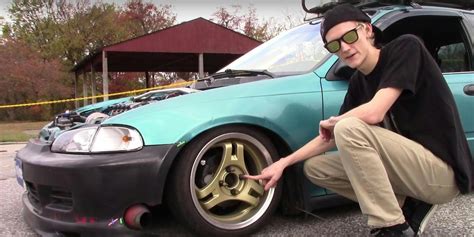 Honda Civic Owner Shows Off His Pimped Out Ride