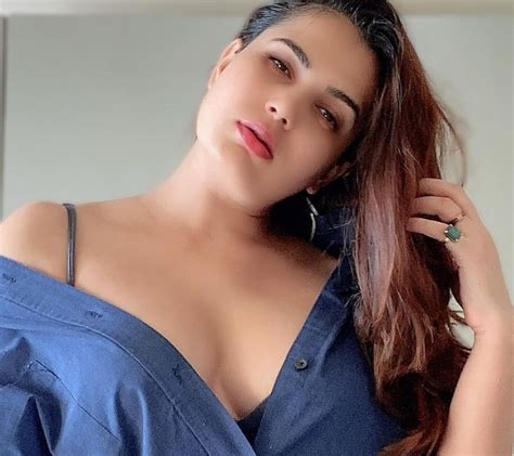 Hot And Sexy Looks Of Model Anupama Agnihotri Gallery