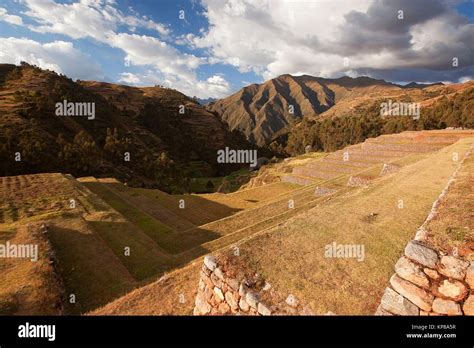 Las Antiguas Ruinas De Chinchero Terrazas Incas Chinchero Valley Valle