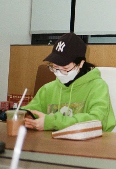 Twice Pics On Twitter Rt Twicefolders A Good Pic Of Dahyun In Specs