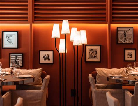 Daphne Channels Midcentury Modernism In Torontos Financial District
