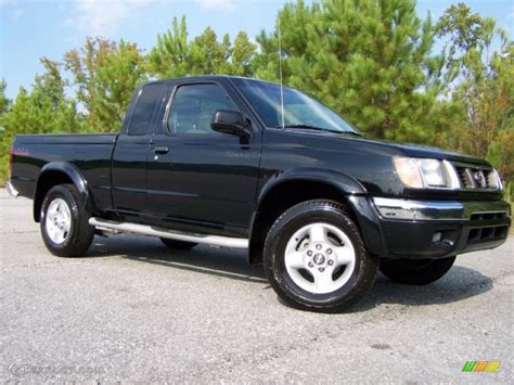 2000 Super Black Nissan Frontier SE Desert Runner Extended Cab