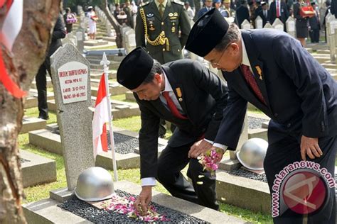 Presiden Dan Wapres Peringati Hari Pahlawan Di Kalibata Antara News