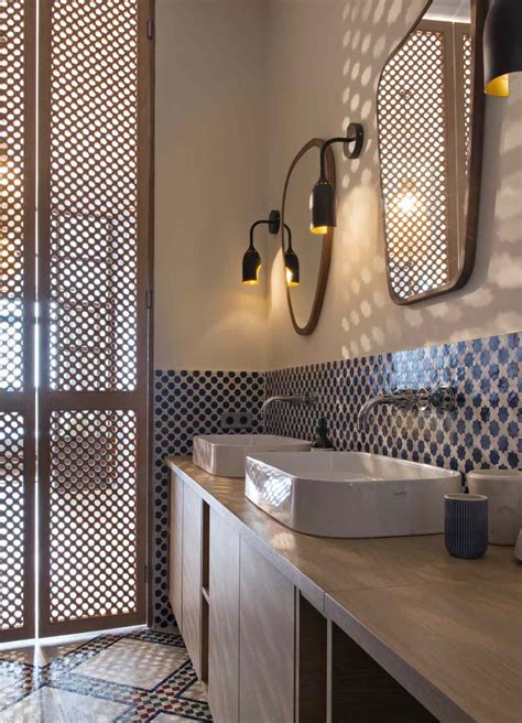 Bathroom Backsplash Ideas To Protect Your Walls And Boost Your Style