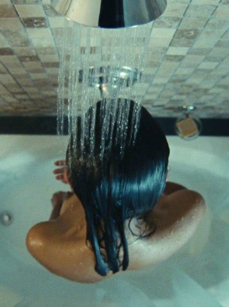 Zoe Saldana Nude