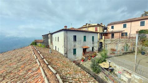 Casa Di Paese In Vendita A Barga Mediavalle Lucca Idealista N 1 In