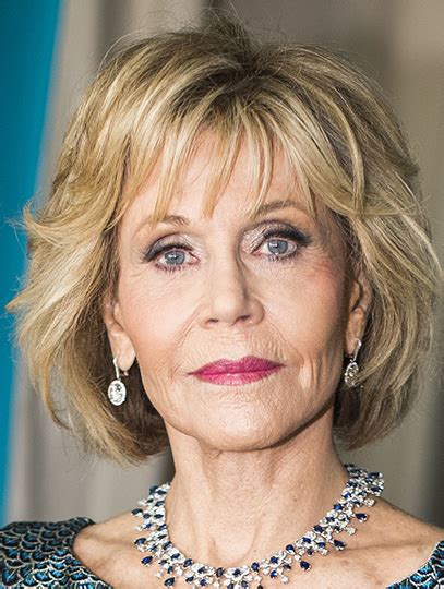 Blonde 10 Wavy Bobs Chin Length Jane Fonda Wigs