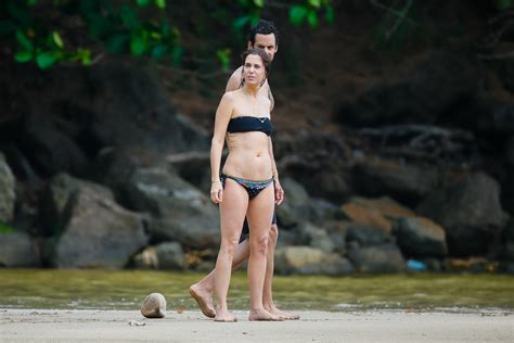 Kristen Wiig in Bikini 2016 -19 | GotCeleb