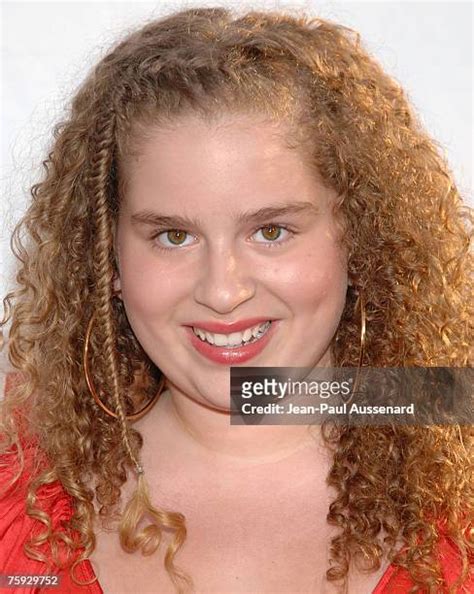 Allie Grant Weeds Photos and Premium High Res Pictures - Getty Images