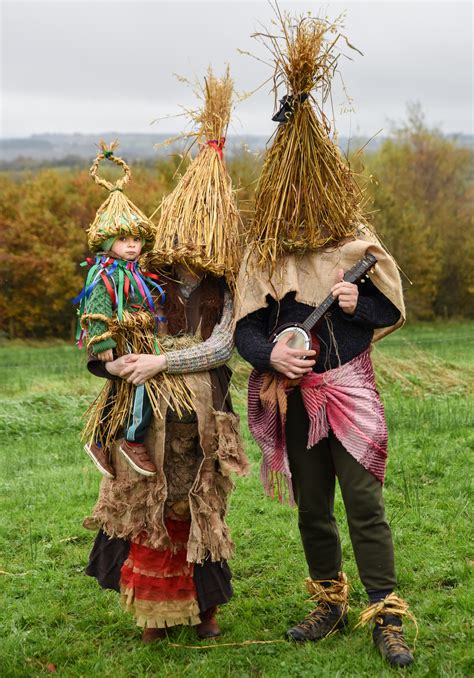 These masked singers carry on an Irish Christmas tradition | National