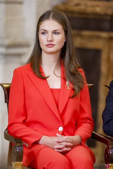 La Princesa Leonor Acto De Condecoración Del Mérito Civil Durante La Celebración Del Décimo