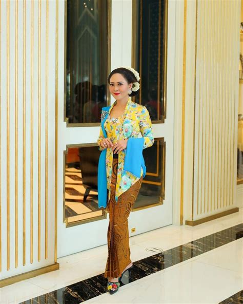 Kebaya Jawa Klasik