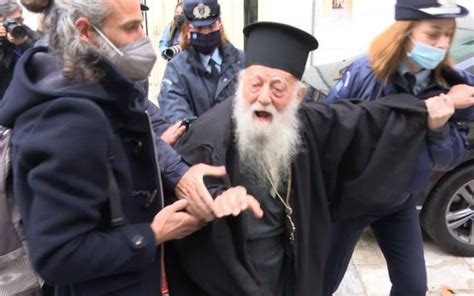 Incident N Timpul Vizitei Papei Francisc La Atena Un Preot Ortodox L