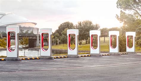 Tesla Jetzt Mit 10 000 Supercharger Ladeplätzen Ecomento De