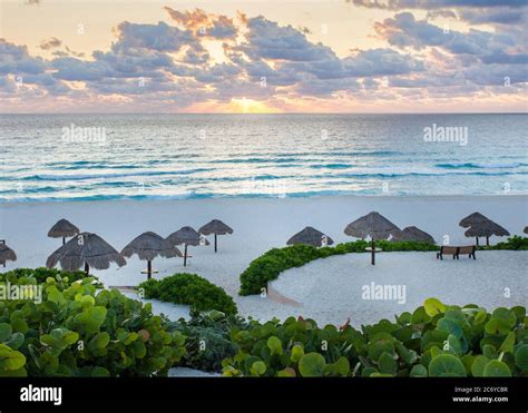 Sunrise Over Playa Delfines In Cancun Mexico Stock Photo Alamy