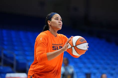 Brionna Jones of CT Sun is the 2022 WNBA Sixth Player of the Year ...