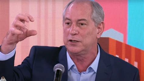 Ciro Gomes propõe revogação de teto de gastos para mudar educação