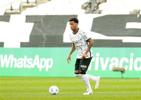 Gil atinge marca histórica jogando pelo Corinthians na Neo Química