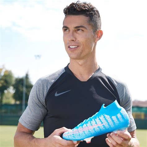 Ronaldo Football Boots 2021 : Cristiano Ronaldo Debuts Mercurial ...