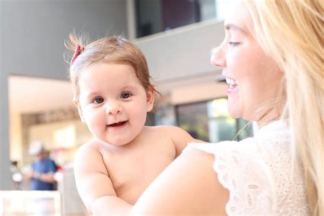 Atitude De Virg Nia Fonseca Em Festa Da Filha Ca Ula Chama Aten O E