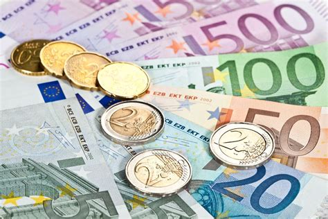 A List Of 25 Countries That Use The Euro In 2025